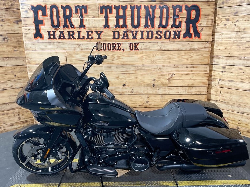 Harley-Davidson Road Glide 2025 FLTRX VIVID BLACK - Photo 8