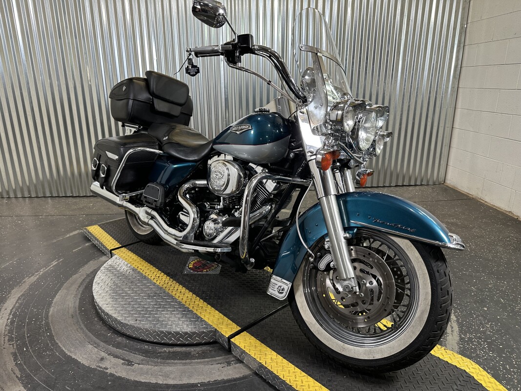 2004 Harley-Davidson Road King Classic Two-Tone Luxury Teal and Brilliant Silver - Photo 2
