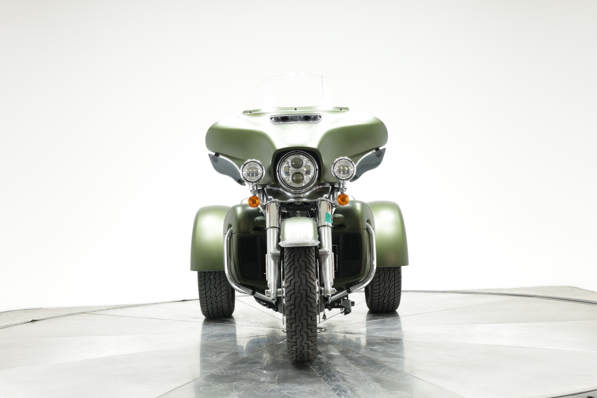 2022 Harley-Davidson FLHTCUTG Tri-Glide, Enthusiast Collection with only 1280 miles - Photo 7