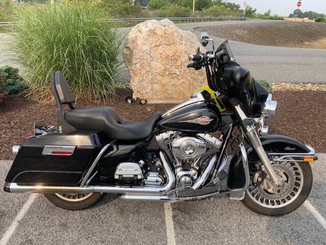 2011 Harley-Davidson Electra Glide Classic FLHTC Vivid Black