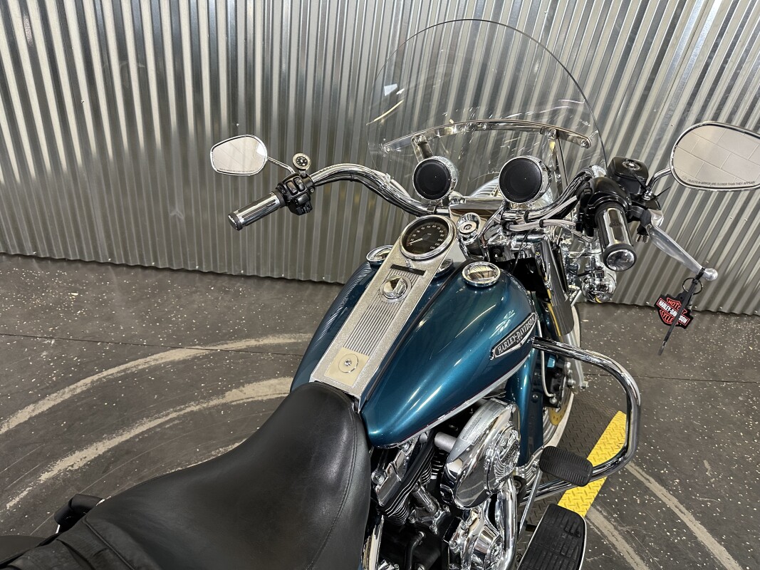 2004 Harley-Davidson Road King Classic Two-Tone Luxury Teal and Brilliant Silver - Photo 9