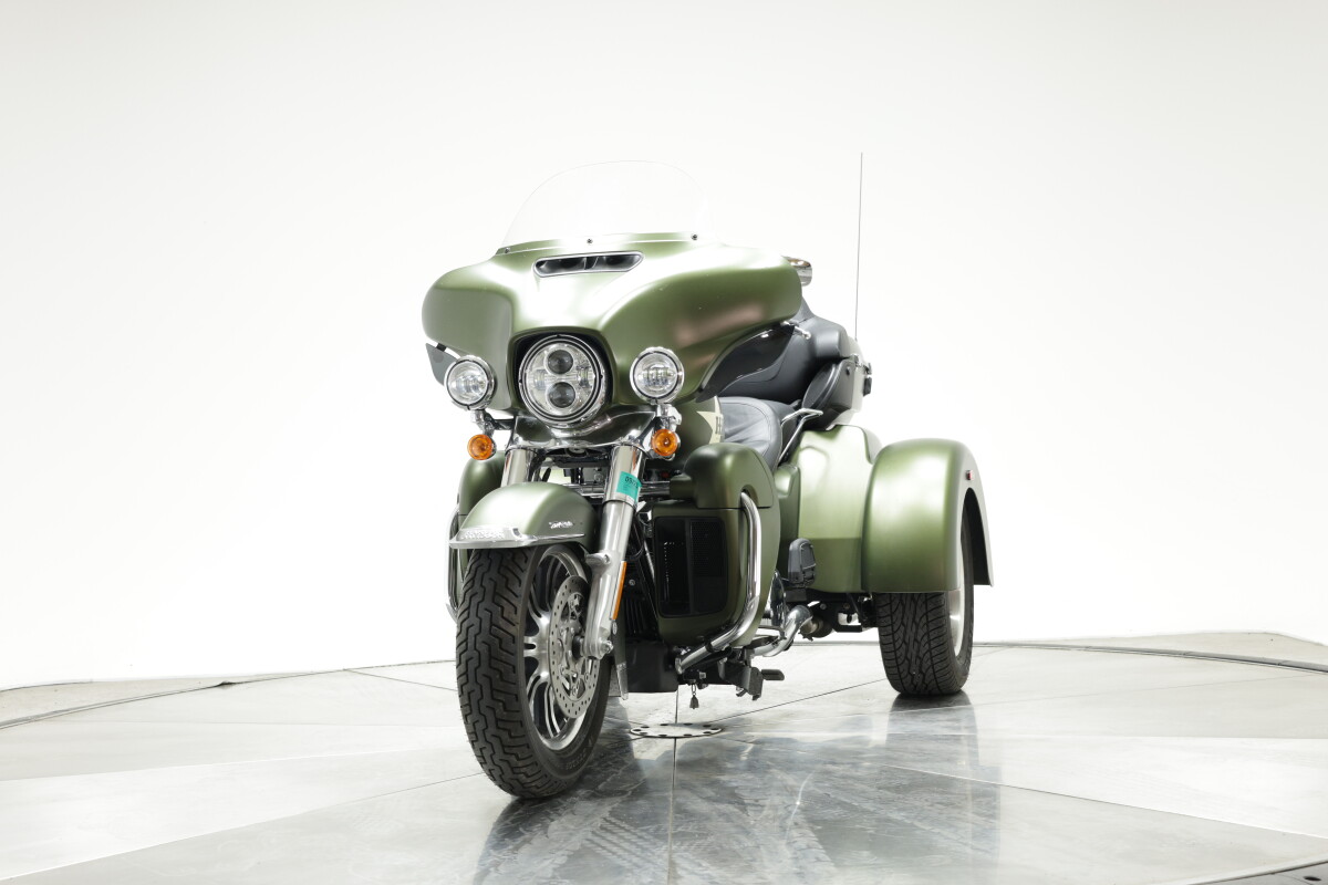 2022 Harley-Davidson FLHTCUTG Tri-Glide, Enthusiast Collection with only 1280 miles - Photo 8