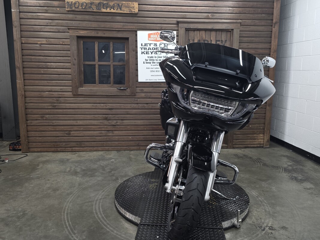 2025 Harley-Davidson Road Glide VIVID BLACK/CHROME TRIM - Photo 6