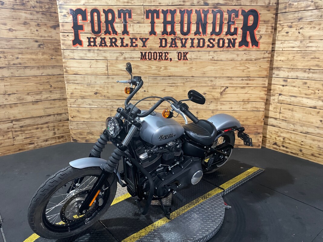 Harley-Davidson Street Bob 2020 FXBB Barracuda Silver Denim - Photo 7