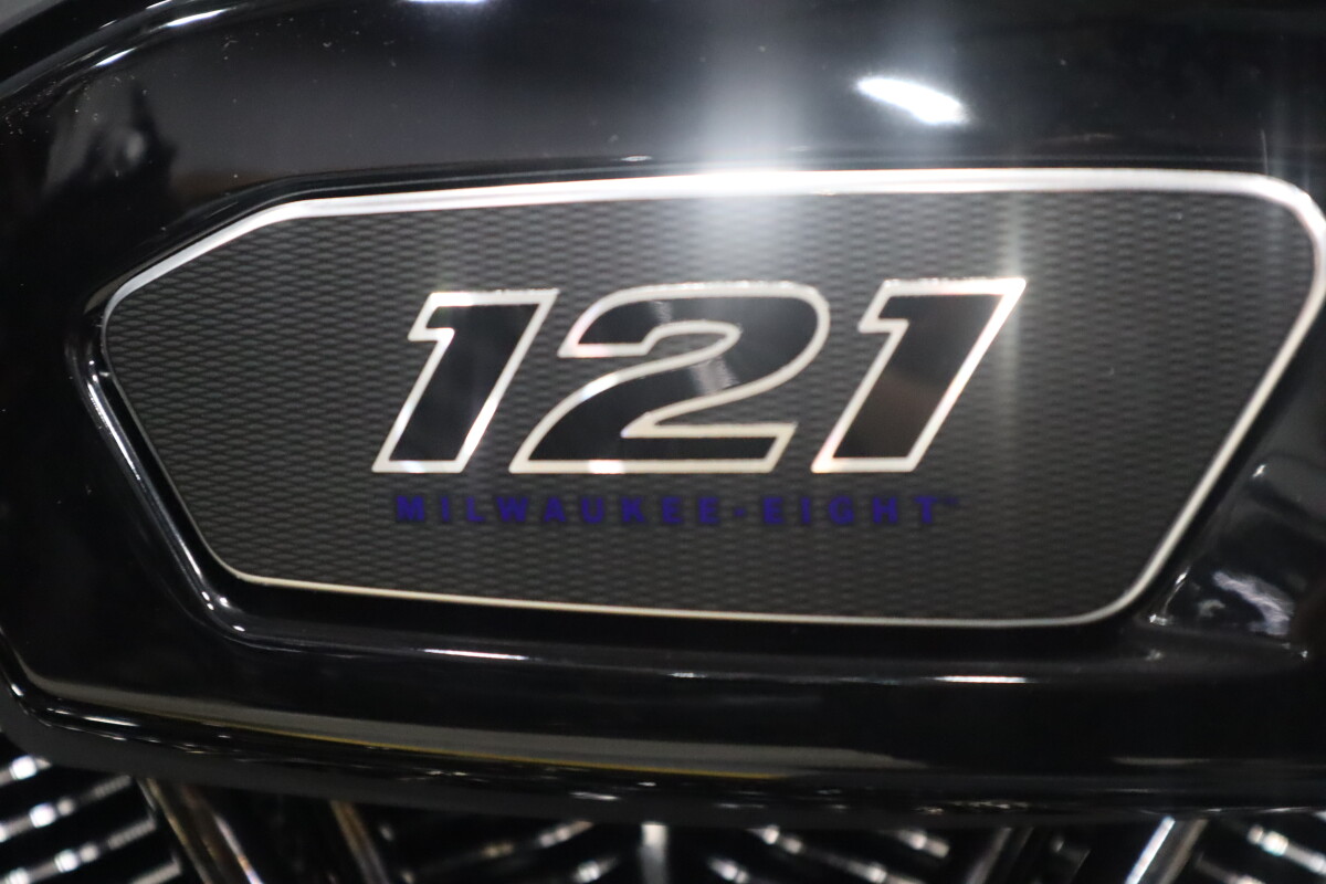 2025 Harley-Davidson® CVO™ Street Glide™ FLHXSE, photo 18