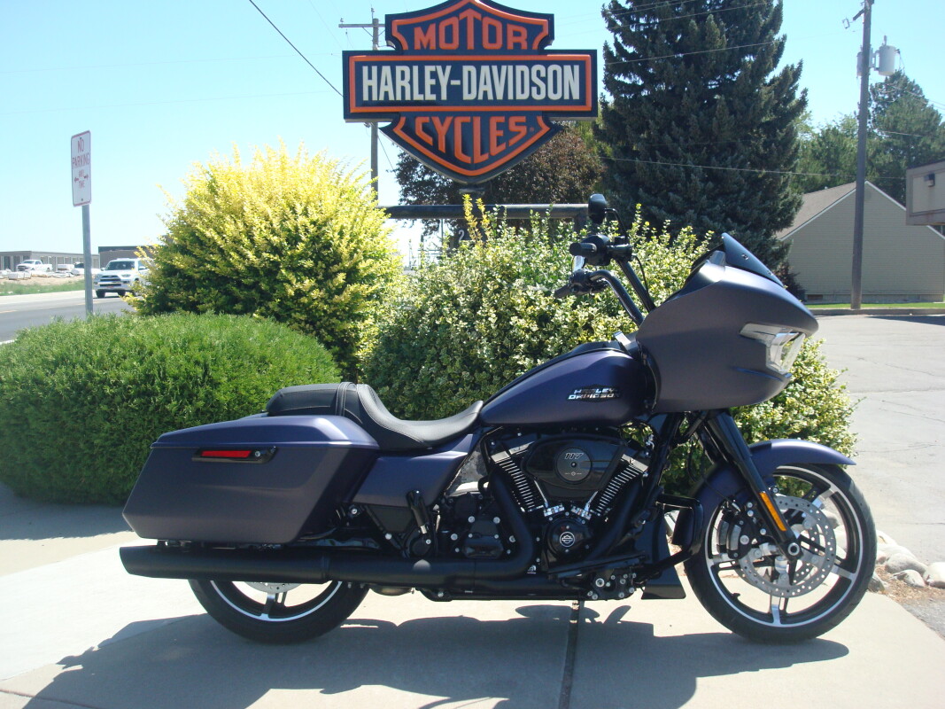 2025 Harley-Davidson Road Glide Purple Abyss Denim - Black Finish