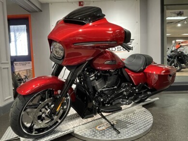 2025 Street Glide – Sleek and Refined Bagger - Photo 4