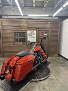 2025 Harley-Davidson Road King Special WHISKEY FIRE/BLACK TRIM - Photo 2
