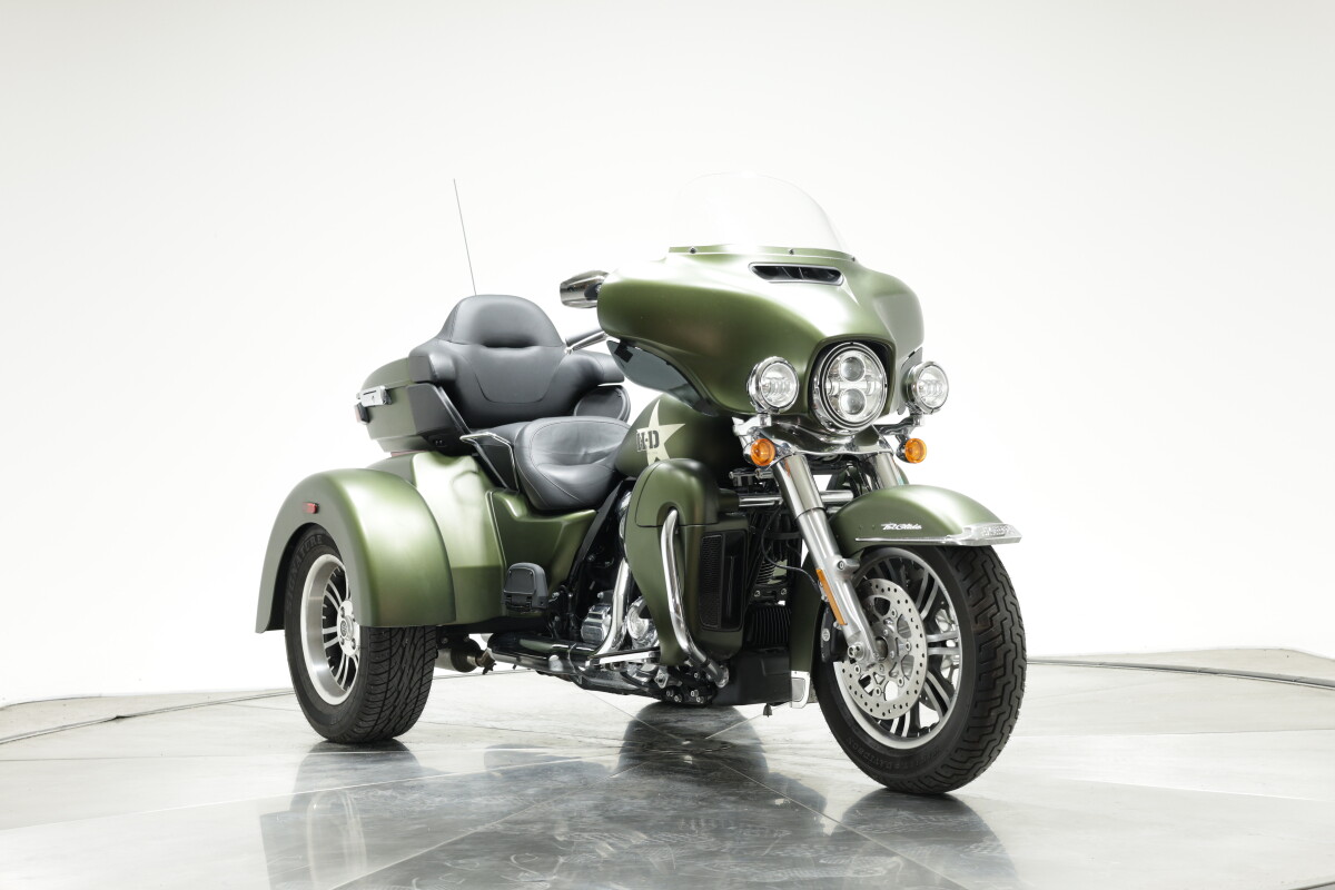 2022 Harley-Davidson FLHTCUTG Tri-Glide, Enthusiast Collection with only 1280 miles - Photo 5