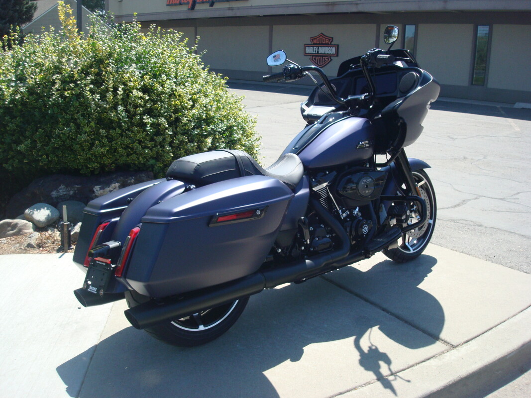2025 Harley-Davidson Road Glide Purple Abyss Denim - Black Finish - Photo 5