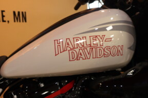 2024 Harley-Davidson HD FLTRXSTSE Touring CVO Road Glide ST thumb 3