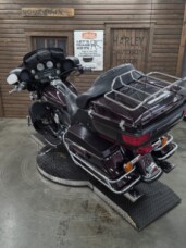 2006 Harley-Davidson® Electra Glide® Ultra Classic® CHRY/BLK PRL W/PINSTRIPE thumb 1