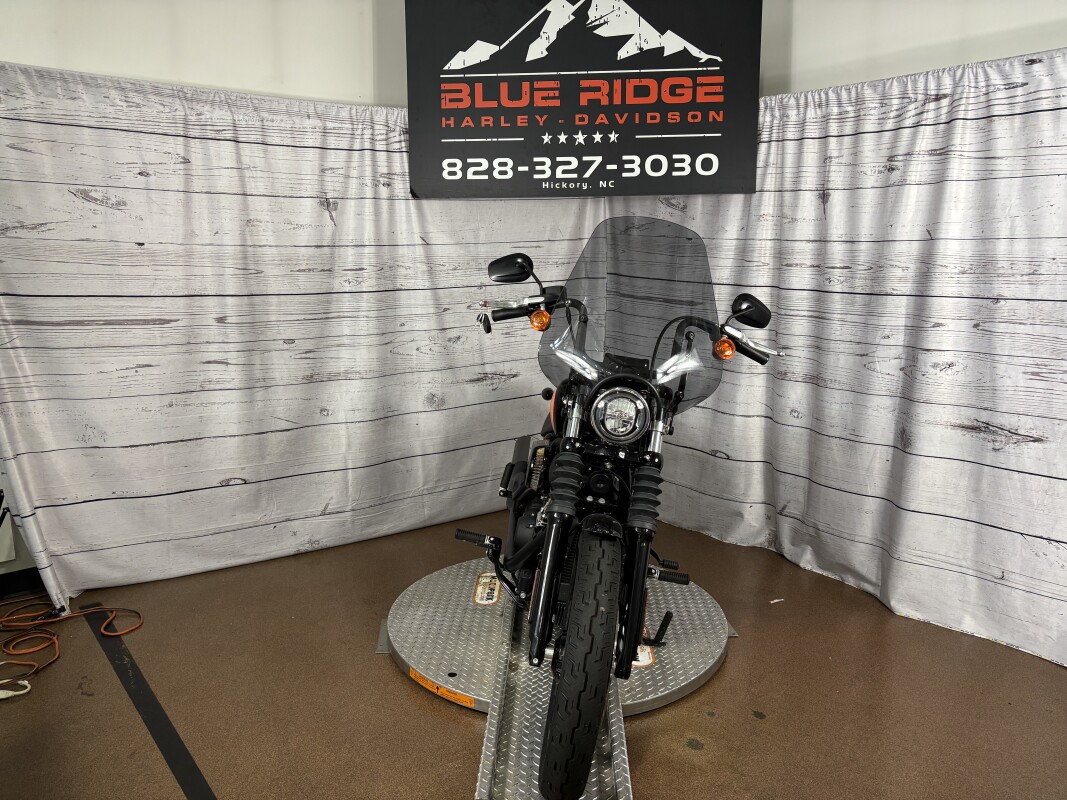 2025 Road Glide – Iconic Style Meets Comfort - Photo 3