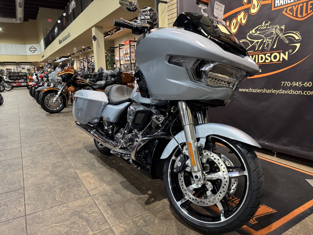 2025 Harley-Davidson Road Glide Atlas Silver Metallic - Photo 2