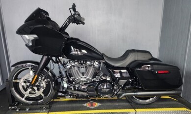 2025 Harley-Davidson Road Glide FLTRX VIVID BLACK - Photo 3