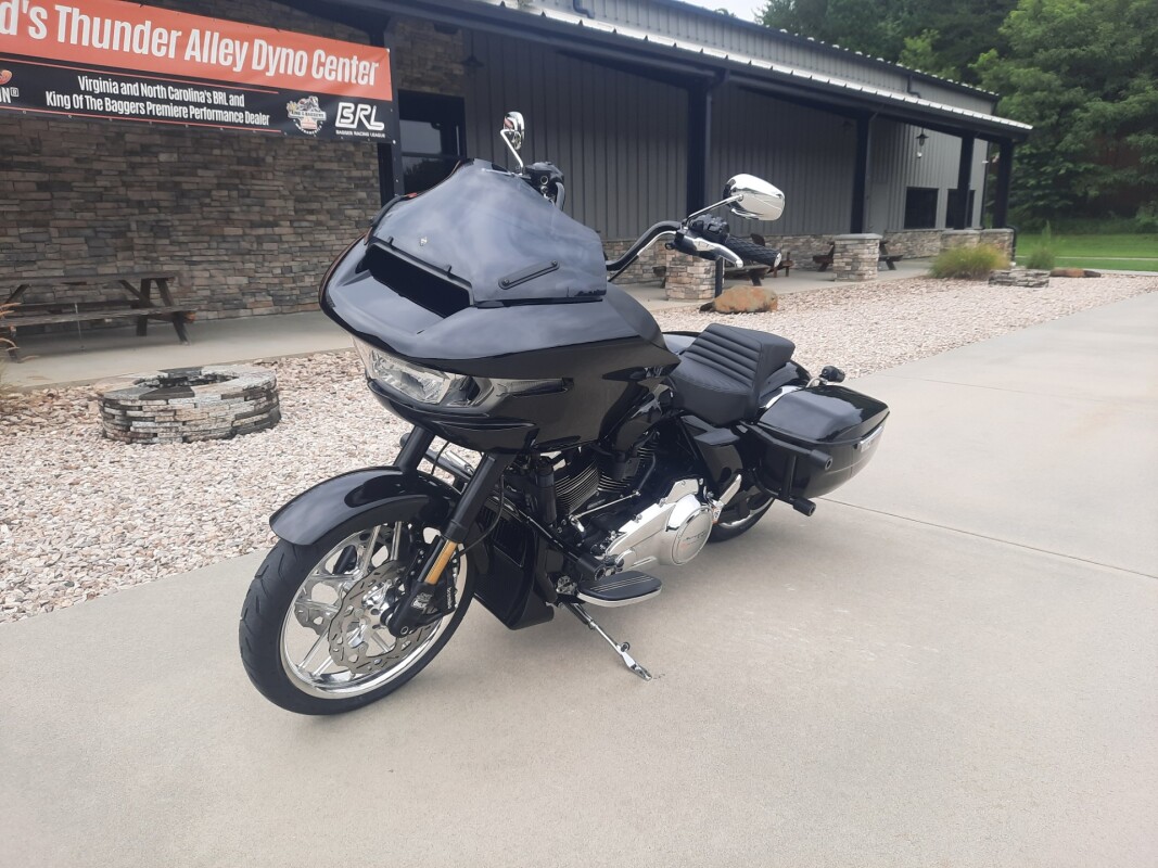 2025 Harley-Davidson Road Glide Vivid Black - Photo 2