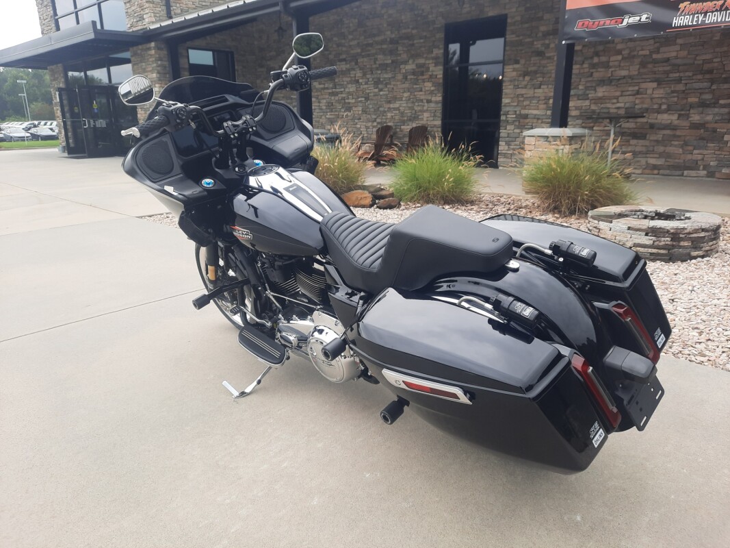 2025 Harley-Davidson Road Glide Vivid Black - Photo 8