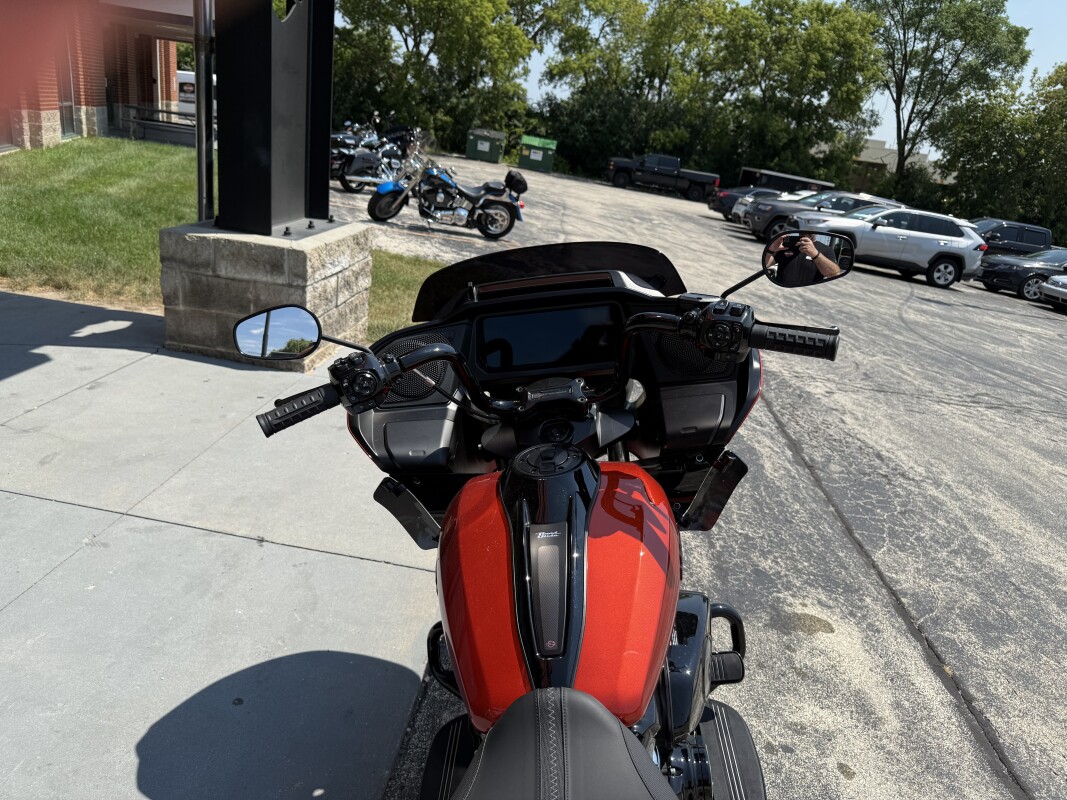 2024 Road Glide - Photo 6
