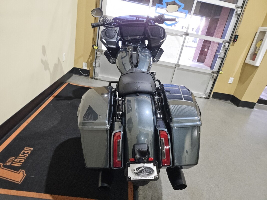 2025 Harley-Davidson Road Glide Iron Horse Metallic - Black Finish - Photo 3