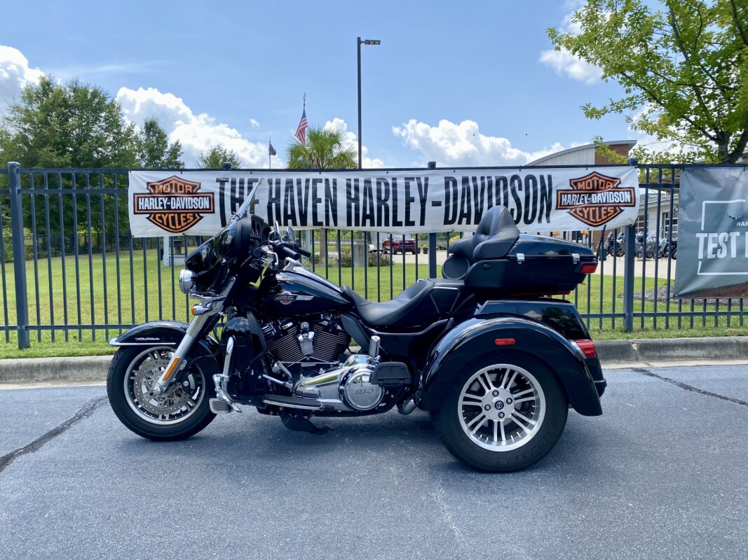 2023 Harley-Davidson Tri Glide Ultra Vivid Black - Photo 4