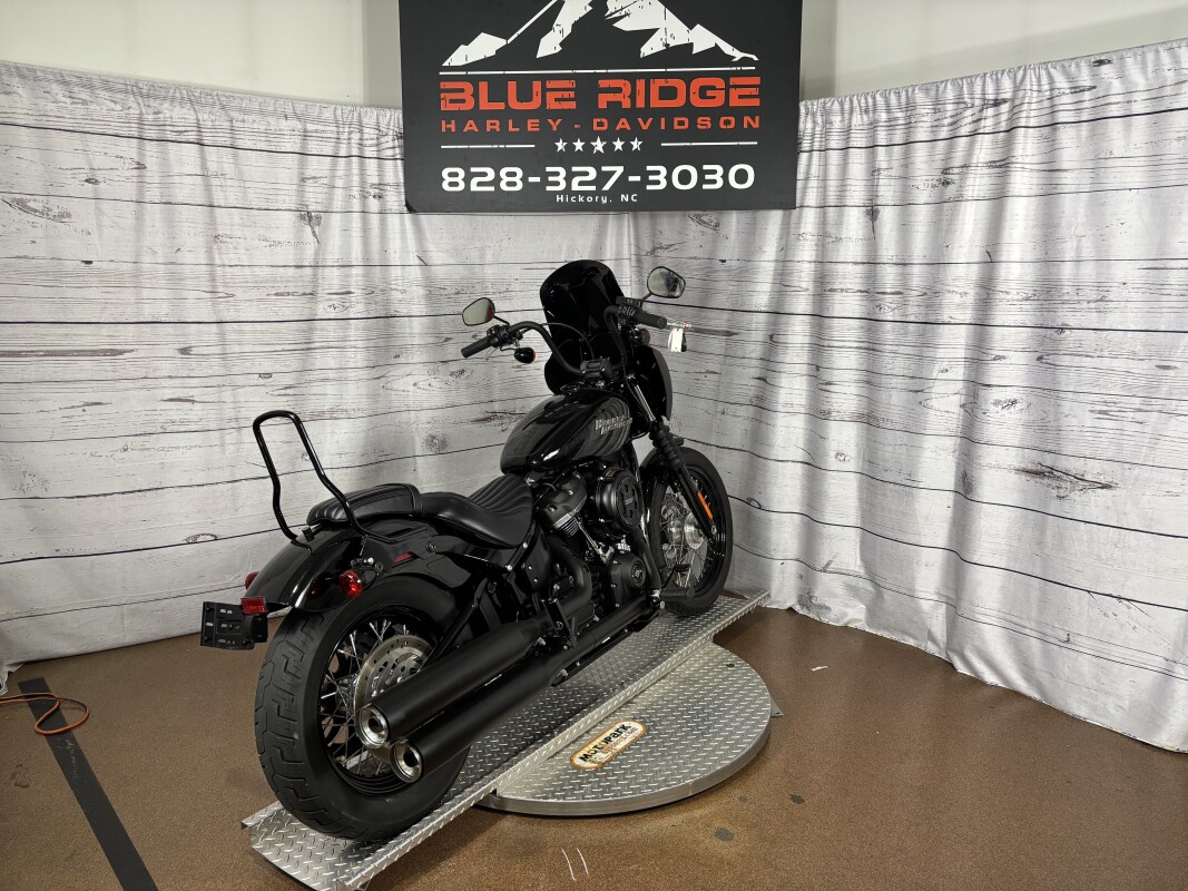 2018 Street Bob – Lean and Mean Softail - Photo 8