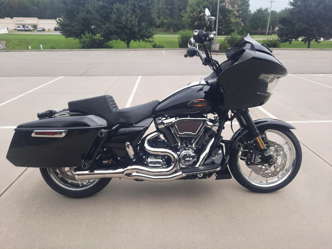 2025 Harley-Davidson Road Glide Vivid Black - Photo 5