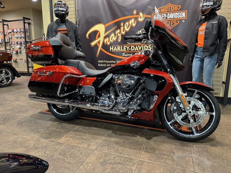 2025 Harley-Davidson Street Glide Ultra Whiskey Fire / Vivid Black