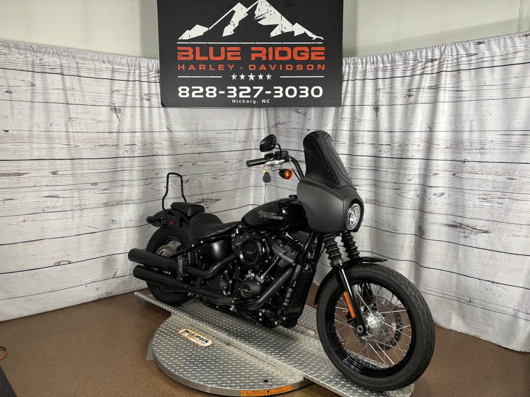 2018 Street Bob – Lean and Mean Softail - Photo 2