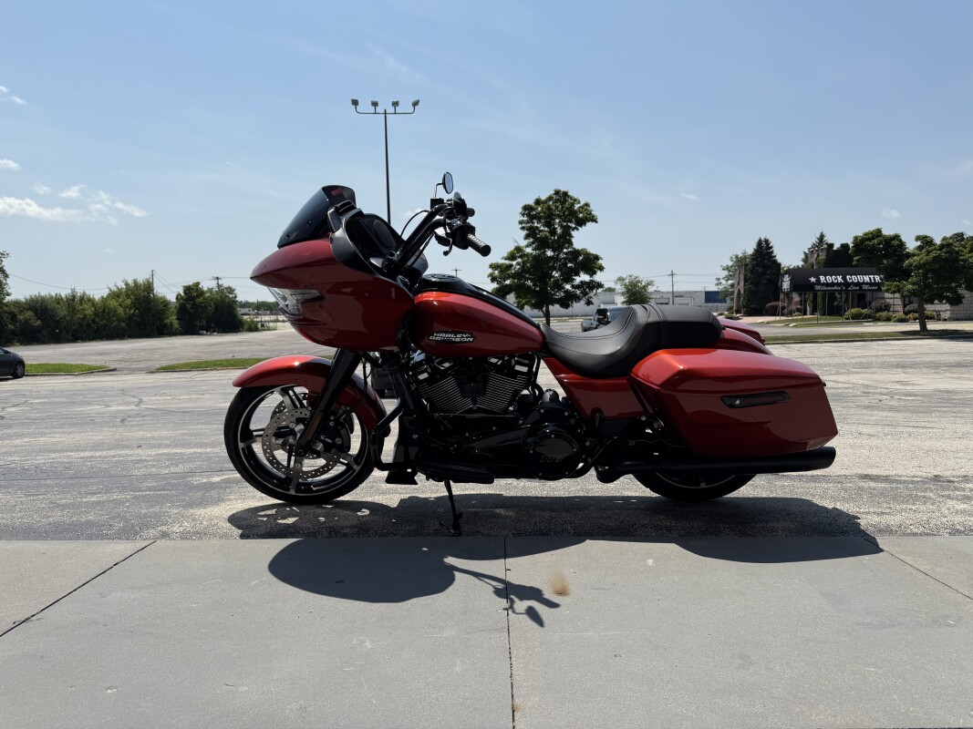 2024 Road Glide - Photo 4