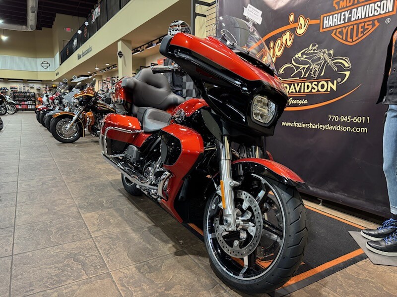 2025 Harley-Davidson Street Glide Ultra Whiskey Fire / Vivid Black - Photo 2