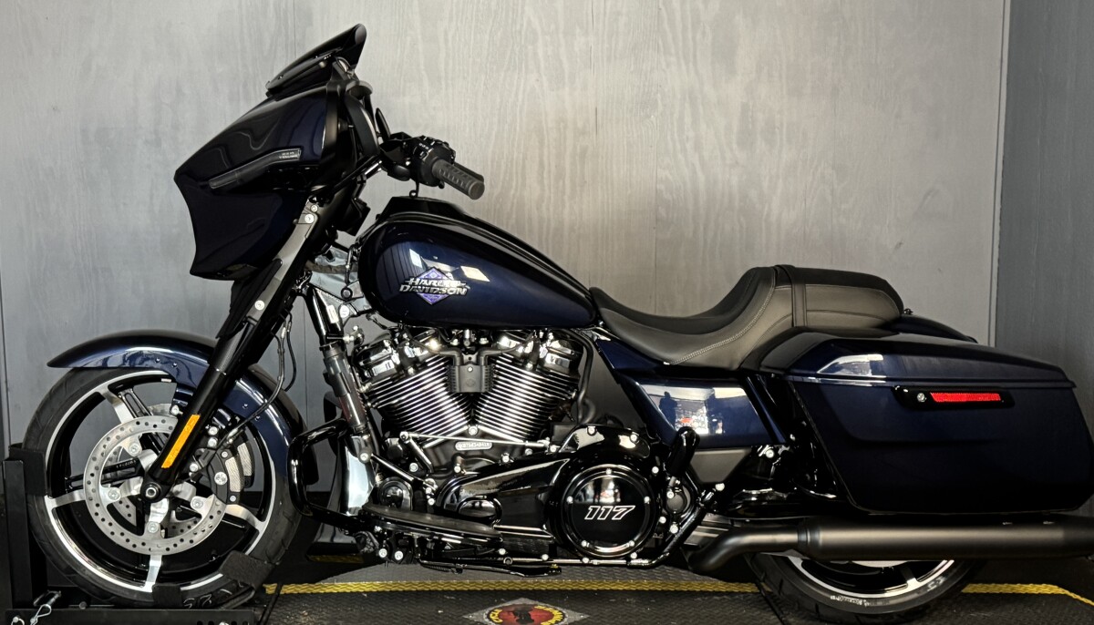 2025 Harley-Davidson Street Glide FLHX MYSTIC SHIFT - Photo 3