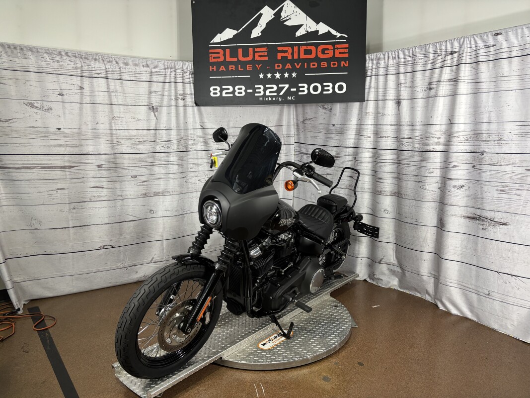2018 Street Bob – Lean and Mean Softail - Photo 4