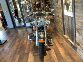 Harley-Davidson® Heritage Softail® Classic 2015 FLSTC U527-15 Custom Colour Black Magic thumb 3