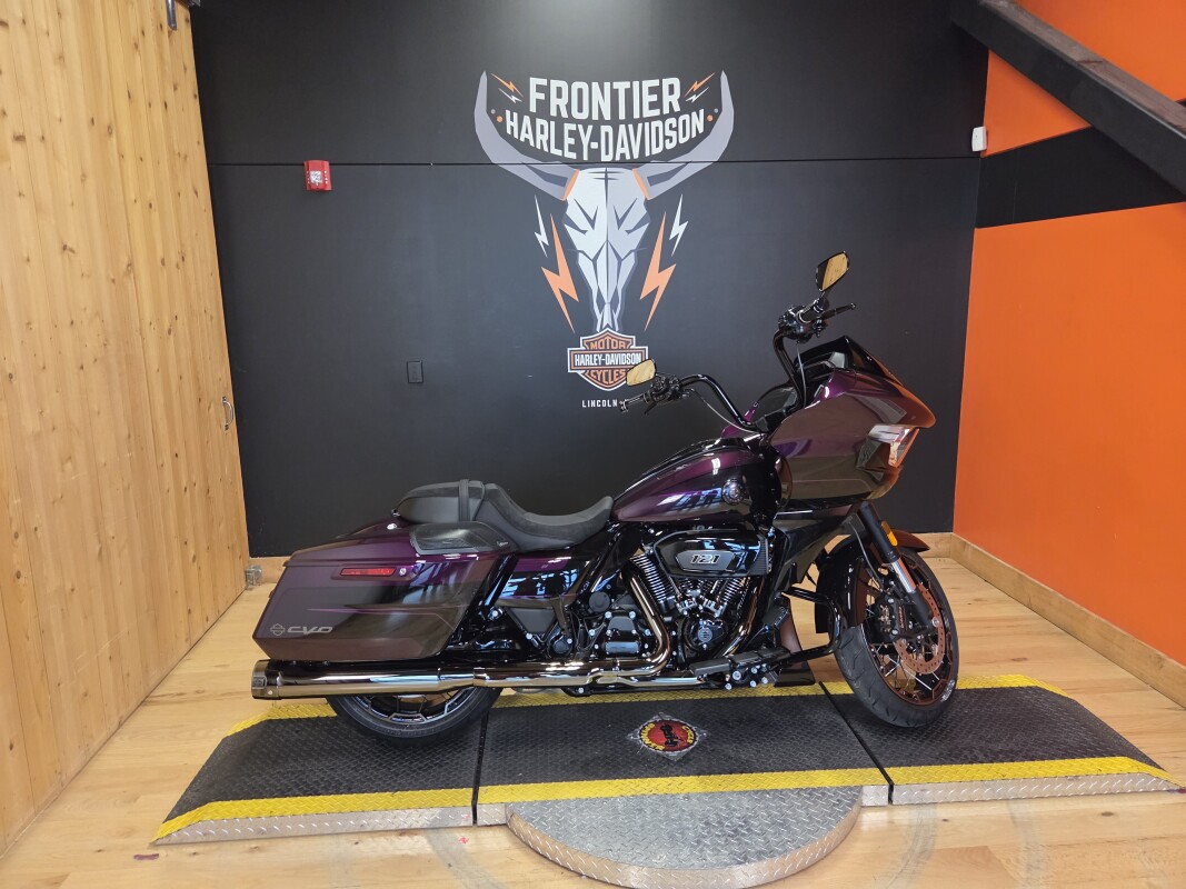 FLTRXSE 2025 CVO Road Glide - Photo 6