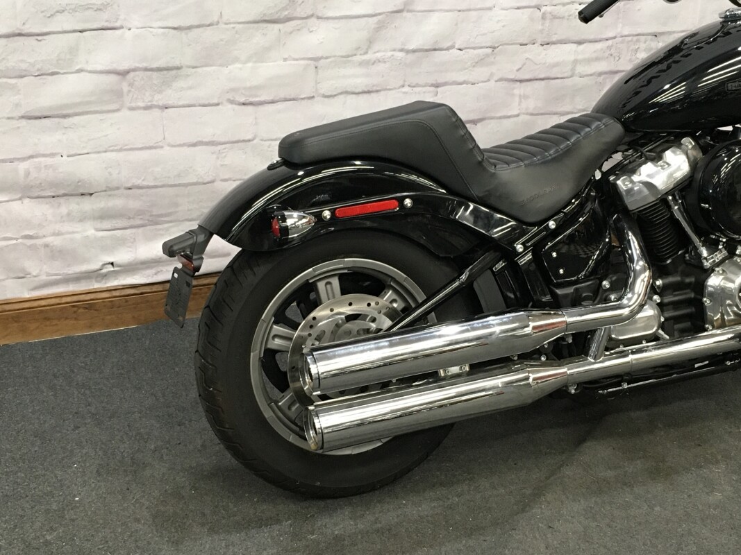 2022 Harley-Davidson Softail Standard Vivid Black FXST - Photo 2