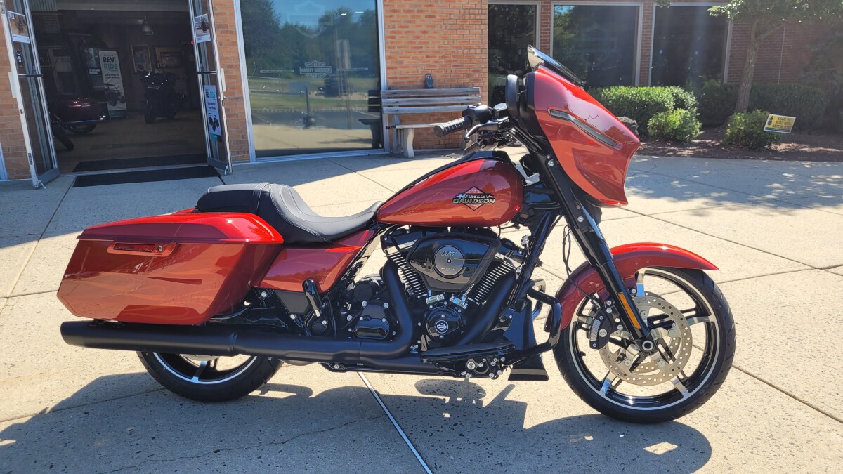 2025 Harley-Davidson Street Glide - Photo 2