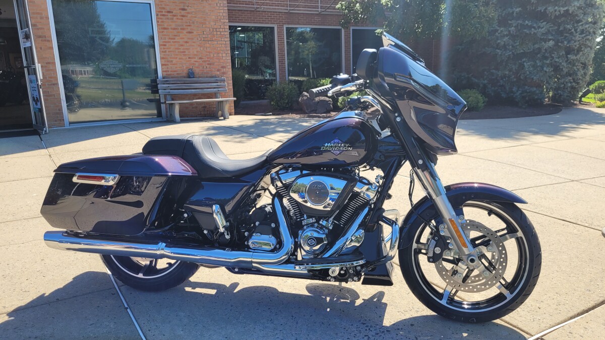 2025 Harley-Davidson Street Glide - Photo 2