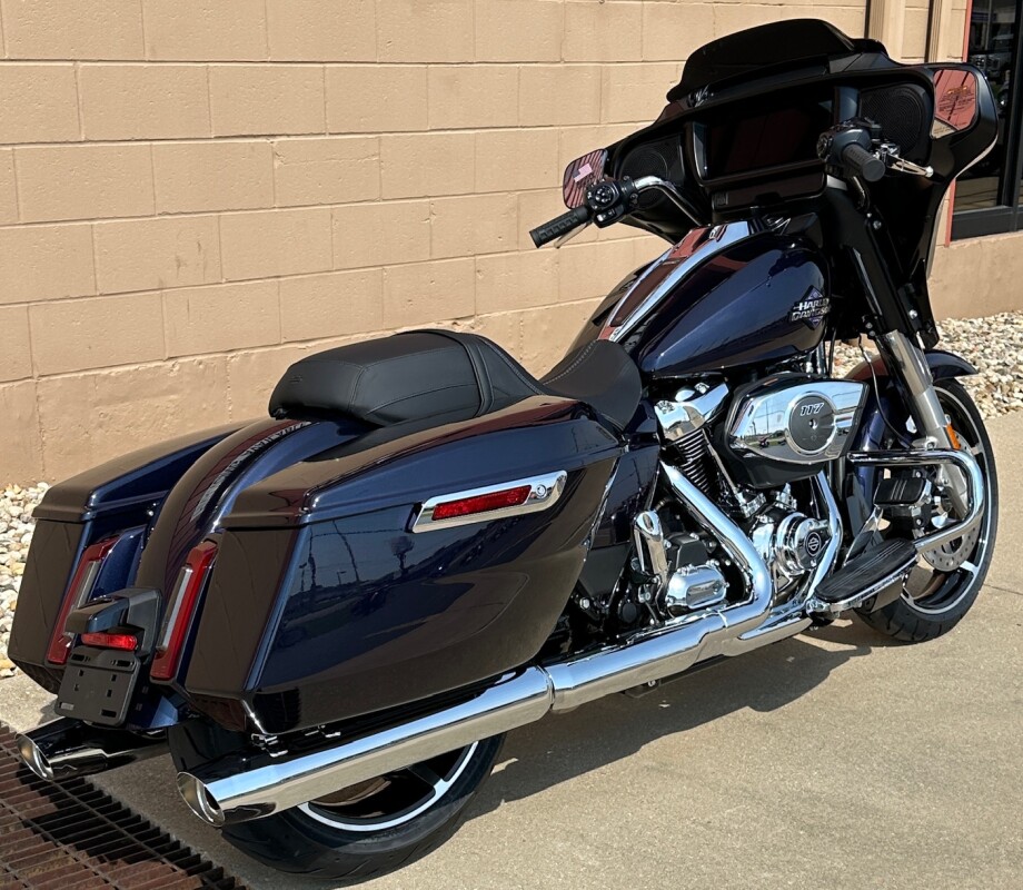 2025 Harley-Davidson Street Glide Mystic Shift - Photo 2