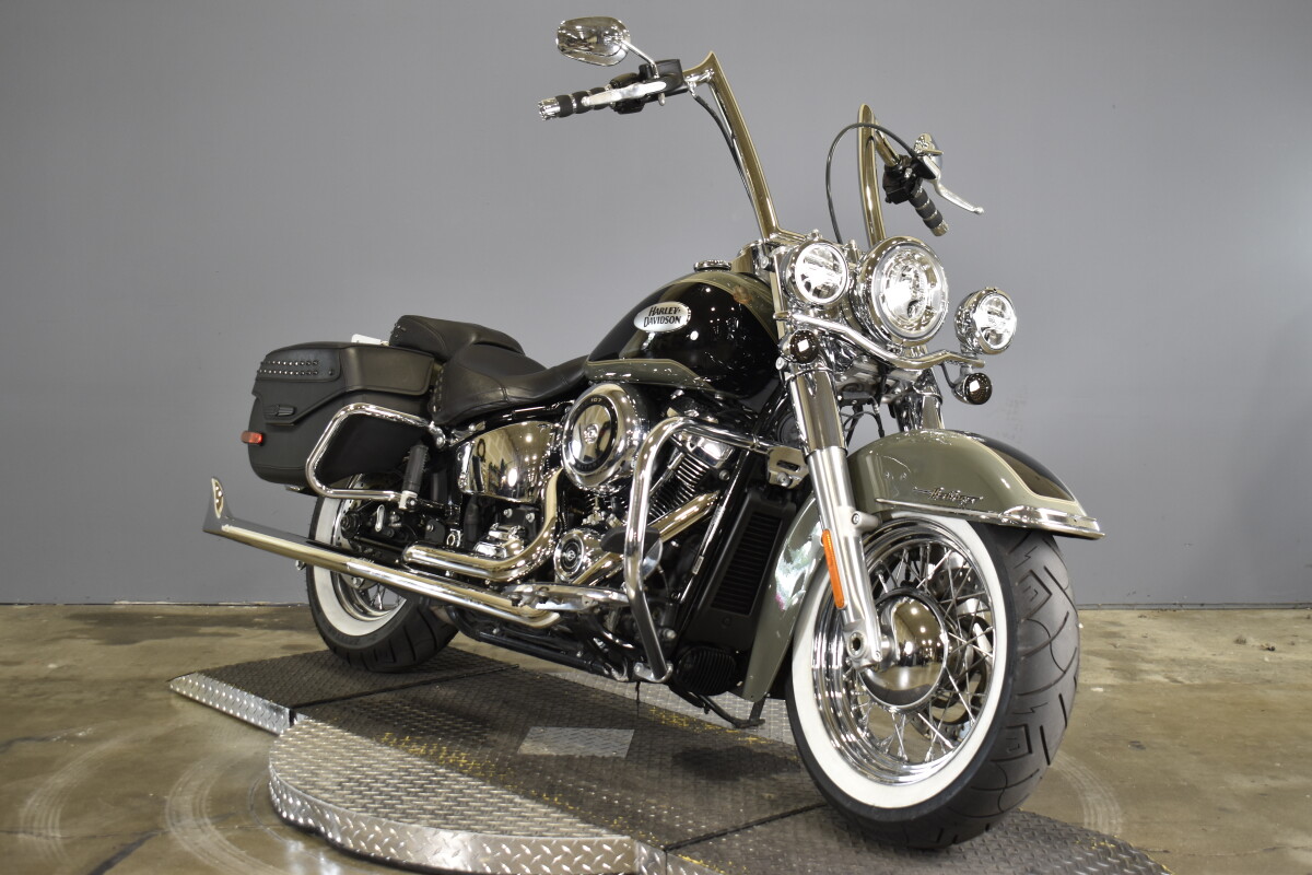 2021 Harley-Davidson Heritage Classic 107 FLHC - Photo 2