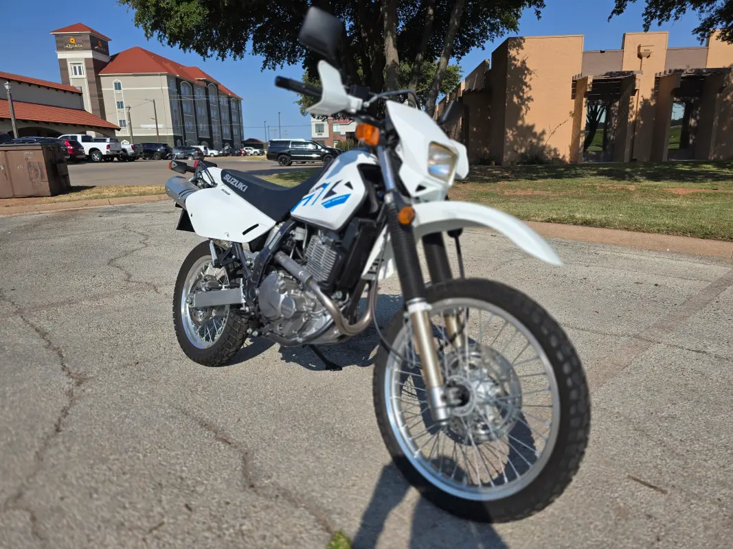 2023 Suzuki DR650S - Photo 2