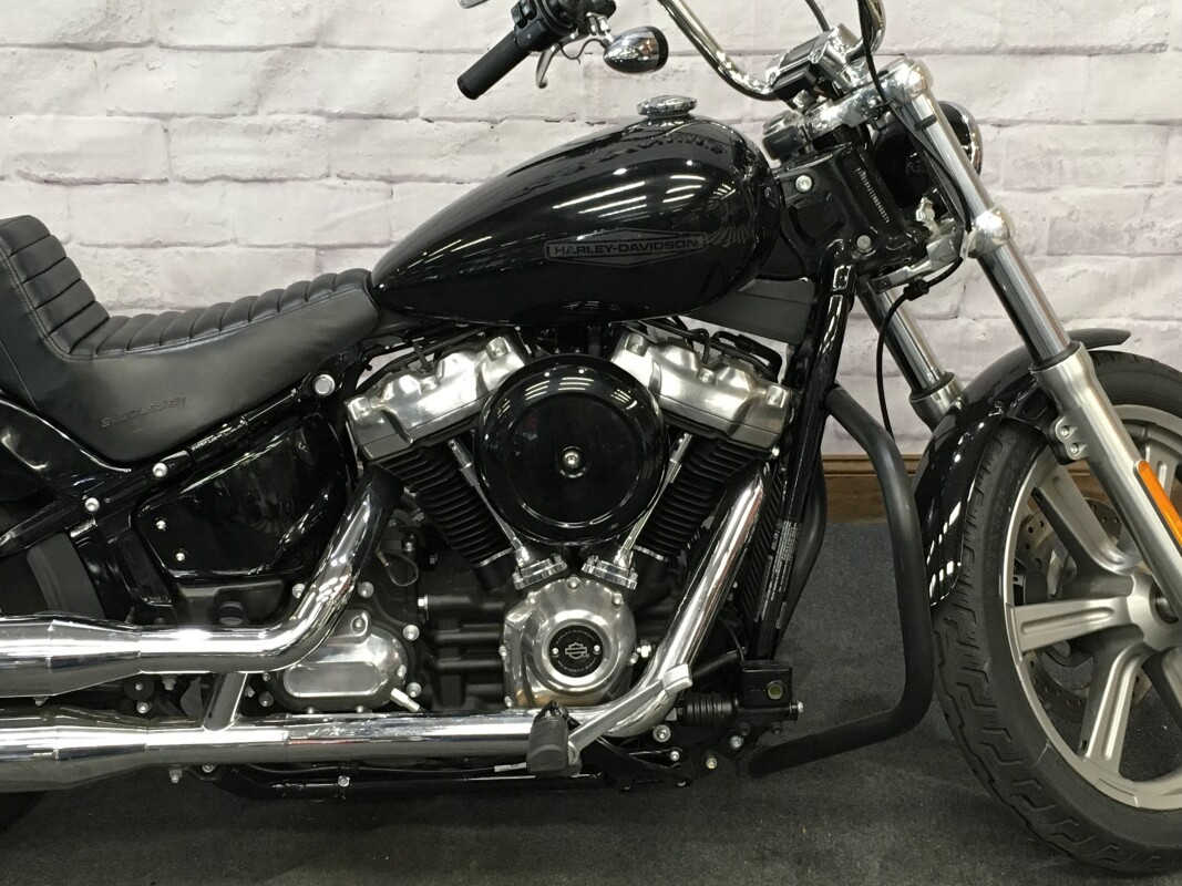 2022 Harley-Davidson Softail Standard Vivid Black FXST - Photo 3