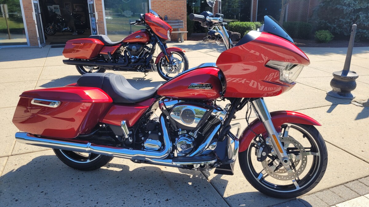 2025 Harley-Davidson Road Glide - Photo 2