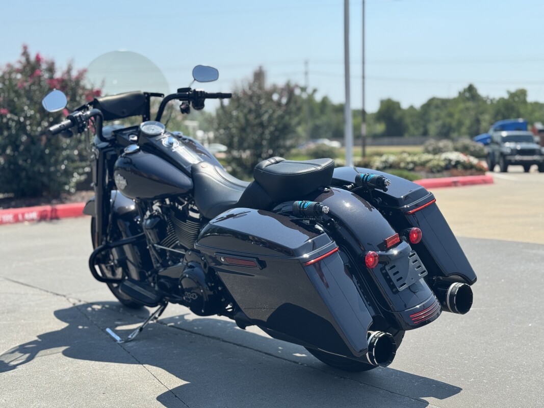 2021 Harley-Davidson Road King Special FLHRXS Vivid Black 601840 - Photo 4