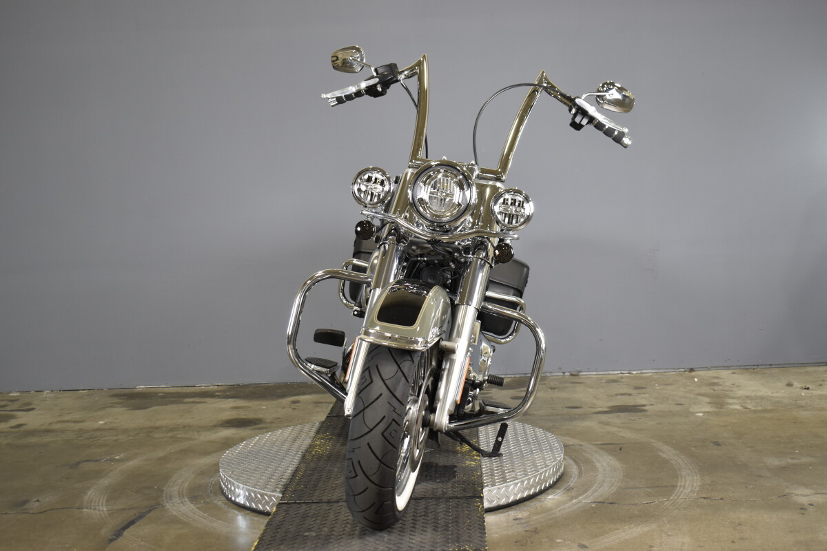 2021 Harley-Davidson Heritage Classic 107 FLHC - Photo 3
