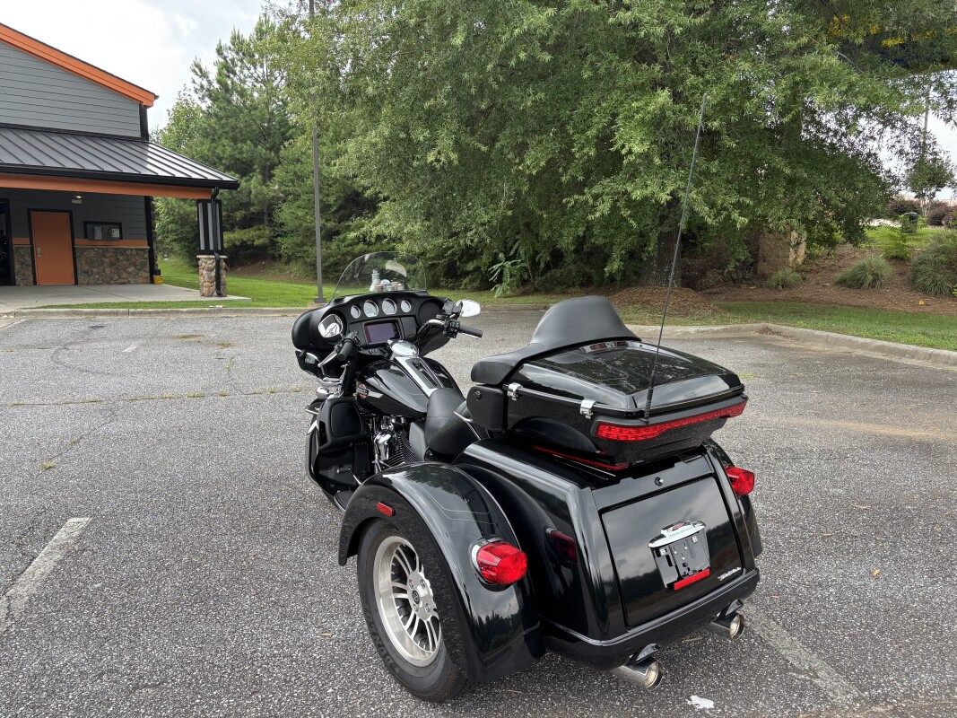 2024 Harley-Davidson Tri Glide Ultra - Photo 2