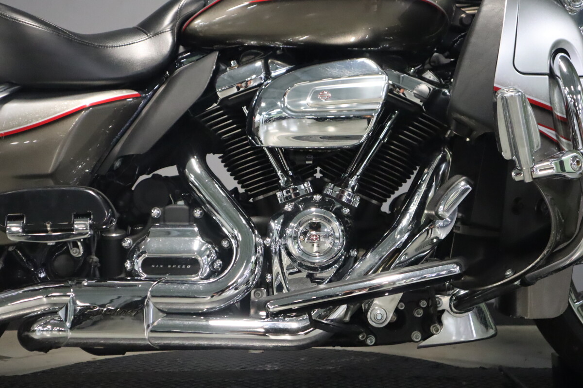 2019 Harley-Davidson Street Glide FLHX - Photo 10