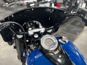 2023 Harley-Davidson Softail Heritage Classic 114 thumb 2