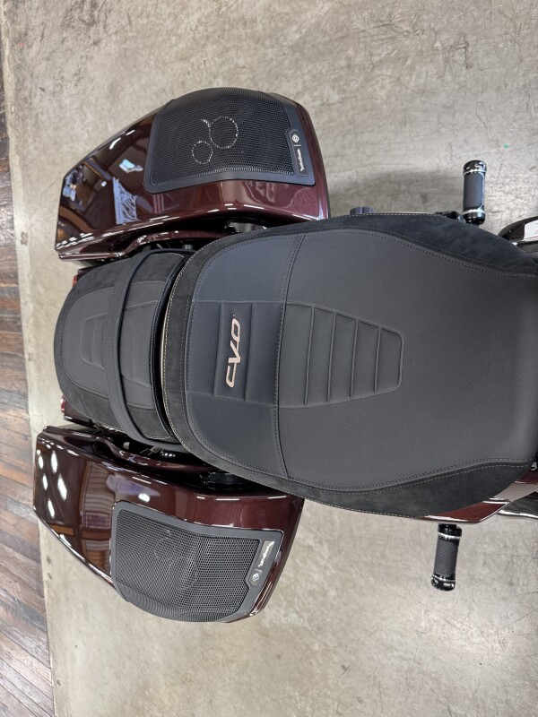 2024 Harley-Davidson CVO Street Glide FLHXSE - Photo 5