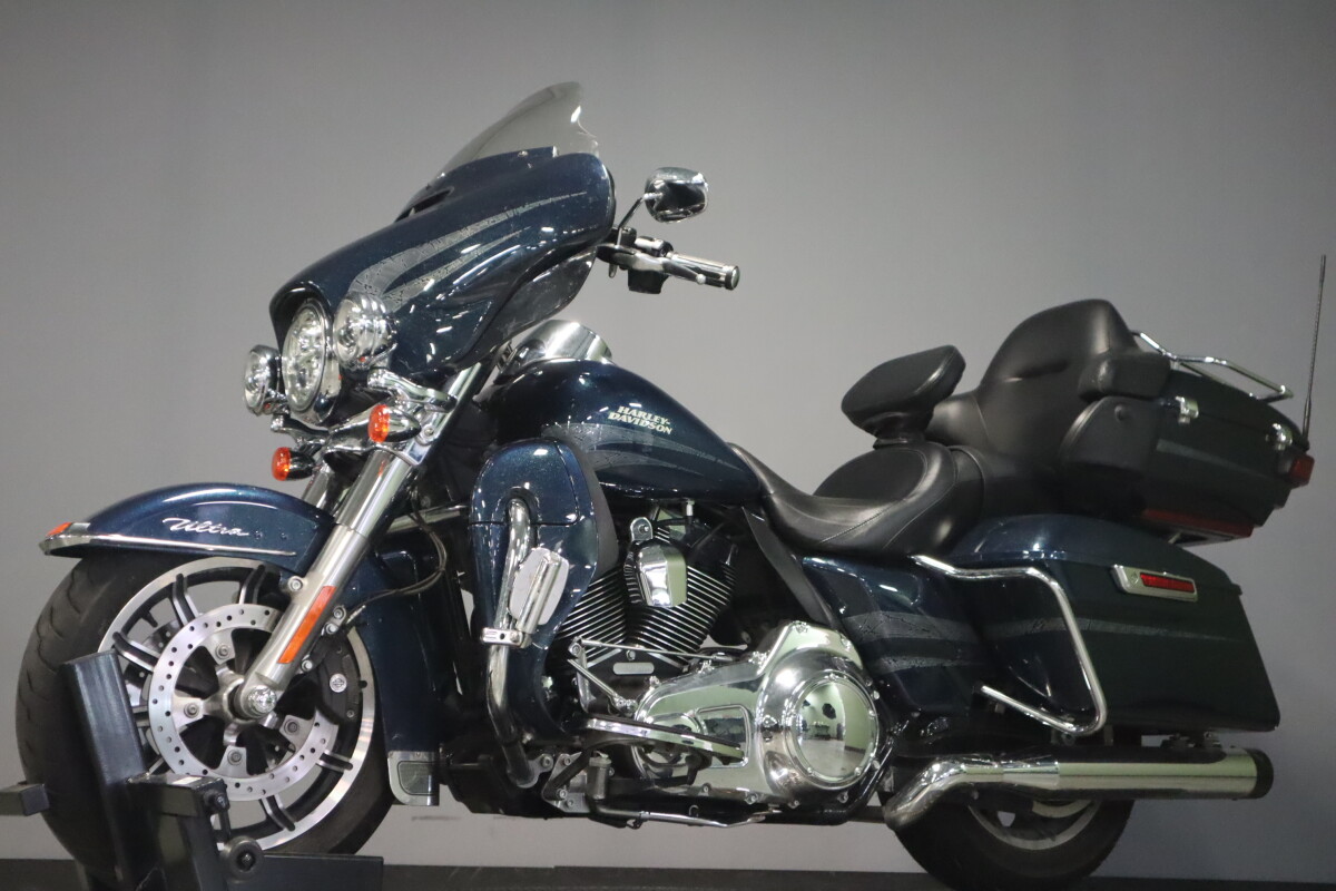 2016 Harley-Davidson Electra Glide Ultra Classic FLHTCU - Photo 4