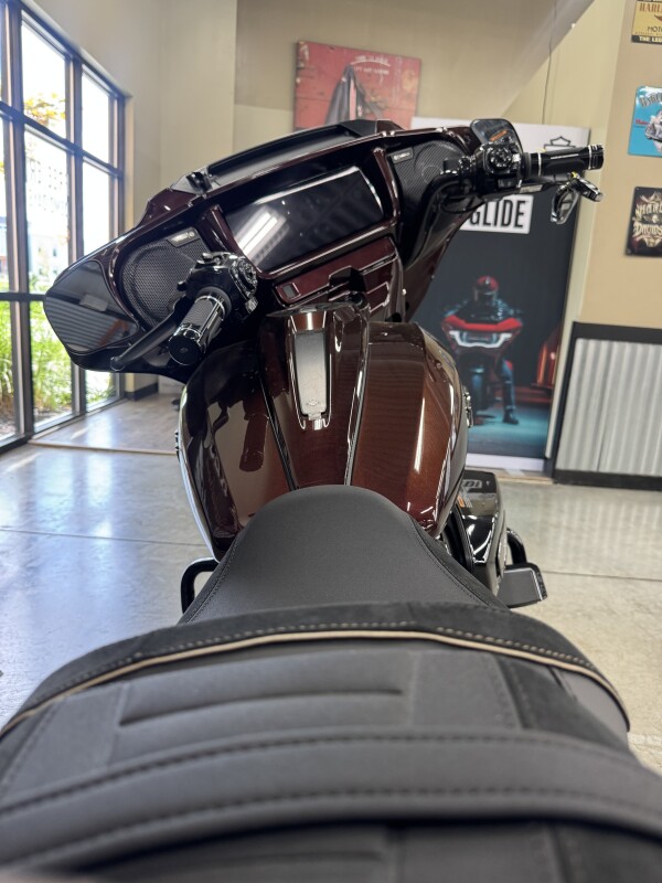 2024 Harley-Davidson CVO Street Glide FLHXSE - Photo 3